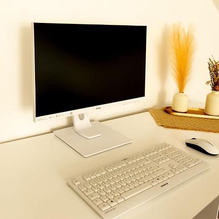 3,5-Zimmer Inkl Arbeitsplatz, Wlan & Free Netflix, Amazon-Free Parken Vollausgestattete Wohnung, 24H Check In 哈姆 外观 照片