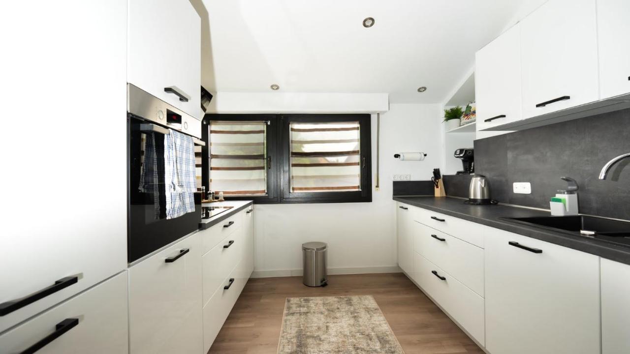 3,5-Zimmer Inkl Arbeitsplatz, Wlan & Free Netflix, Amazon-Free Parken Vollausgestattete Wohnung, 24H Check In 哈姆 外观 照片